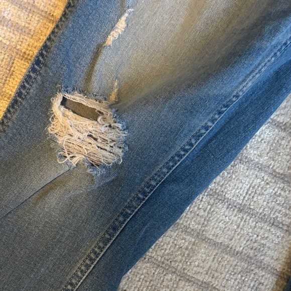 GAP Women’s Vintage Slim High Rise Straight Blue Jeans with Distressed Details - Picture 10 of 12